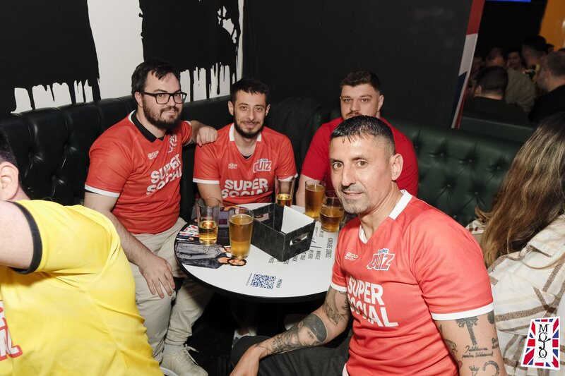 Ajutor bucatar,  Barmani, Ospatarite/Ospatari