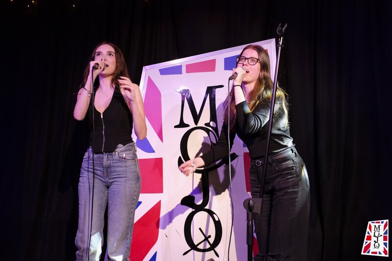 Ajutor bucatar,  Barmani, Ospatarite/Ospatari